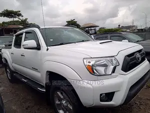 Toyota Tacoma 2015 White