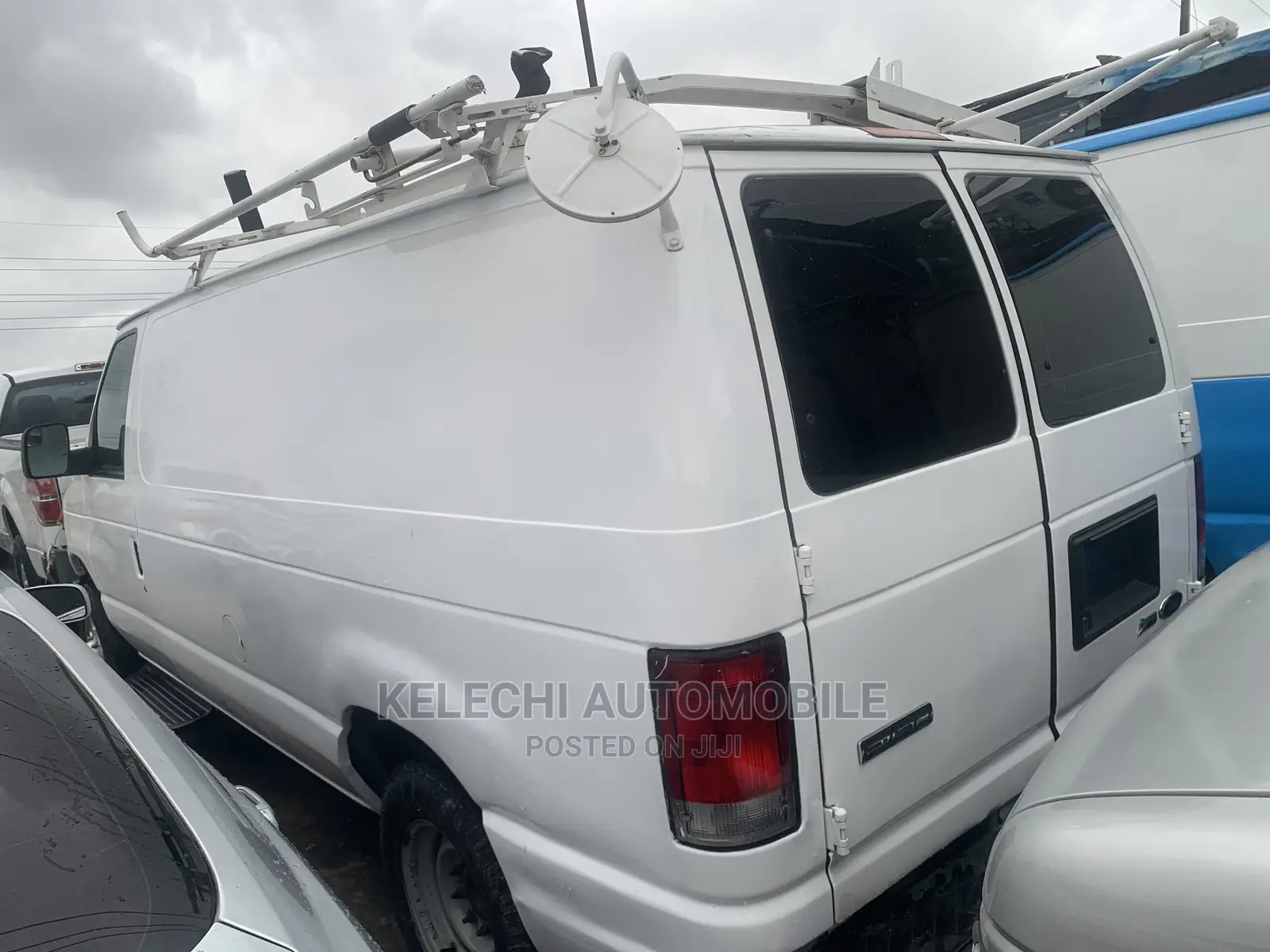 Ford Tourneo 2010 White