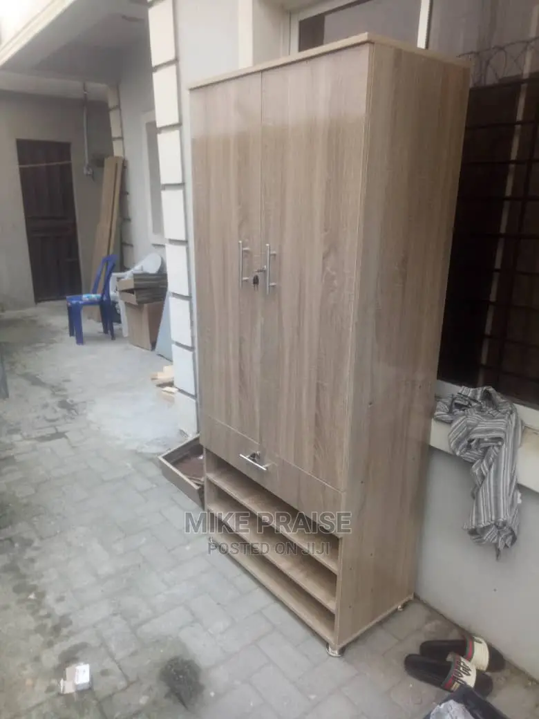 A Quality 32inches by 6ft Tall Wardrobe