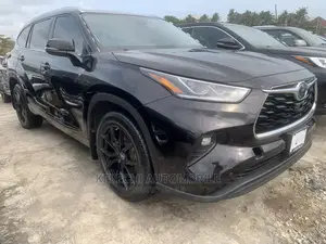 Toyota Highlander Limited 2021 Black