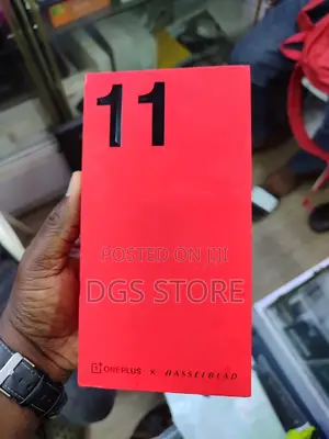 Photo - New OnePlus 11 256 GB Black