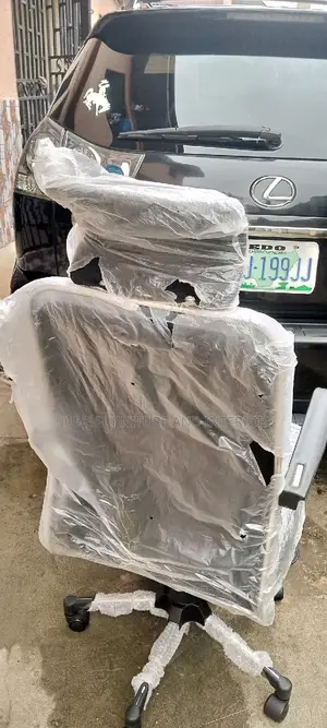 Executive Headrest Chair