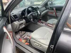 Toyota Highlander Limited 2012 Gray