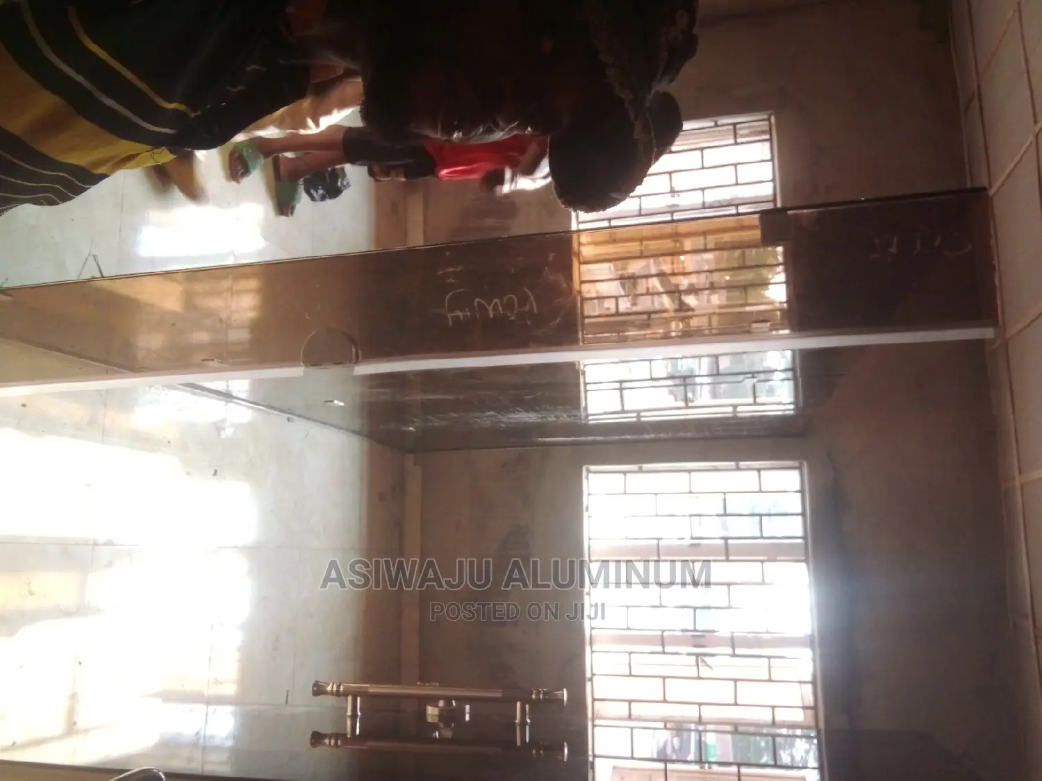 Frameless Glass Partition and Installation 