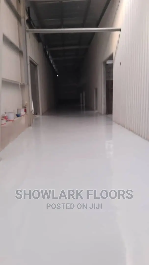 Glossy/Seamless Epoxy Floor