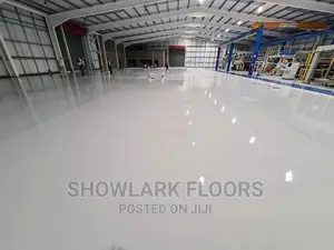 Glossy/Seamless Epoxy Floor