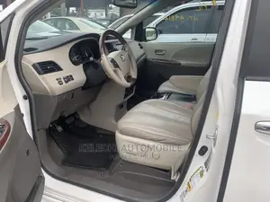 Toyota Sienna Limited 7 Passenger 2011 White