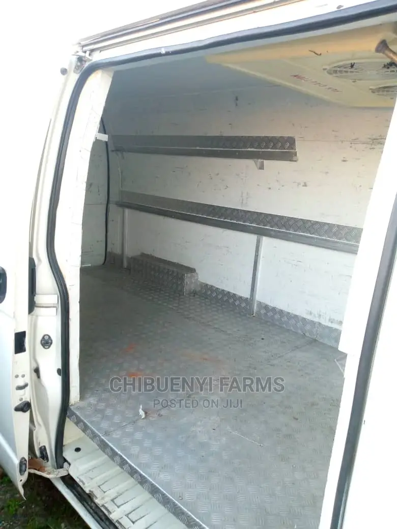 Toyota HiAce 2011 White