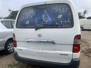 Toyota HiAce 2000 White
