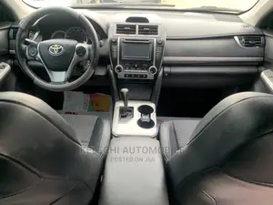 Toyota Camry SE 4dr Sedan (2.5L 4cyl 6A) 2012 Black