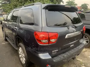 Toyota Sequoia 2015