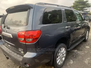 Toyota Sequoia 2015