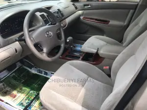 Toyota Camry 2004 Gold