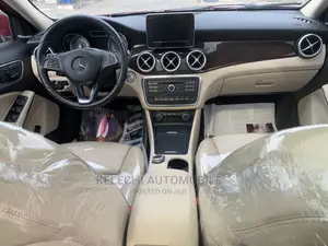 Mercedes-Benz GLA 250 2016 Red