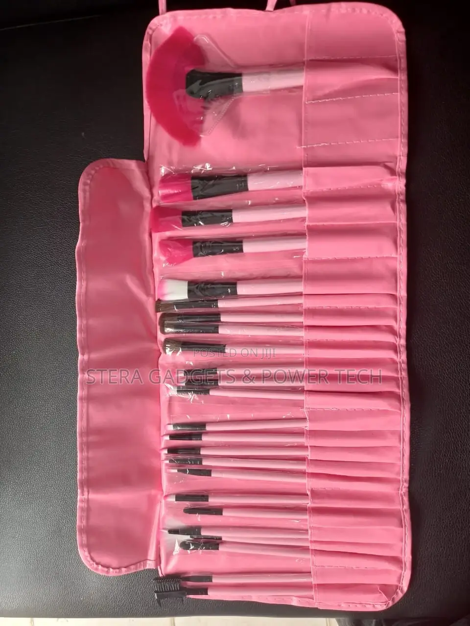 Makeup Brush Set in Pink and Black With 24 Pieces
