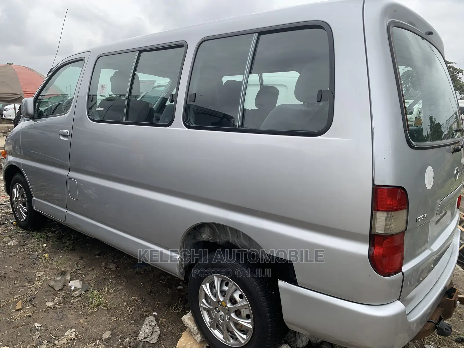 Toyota HiAce 2001 Silver