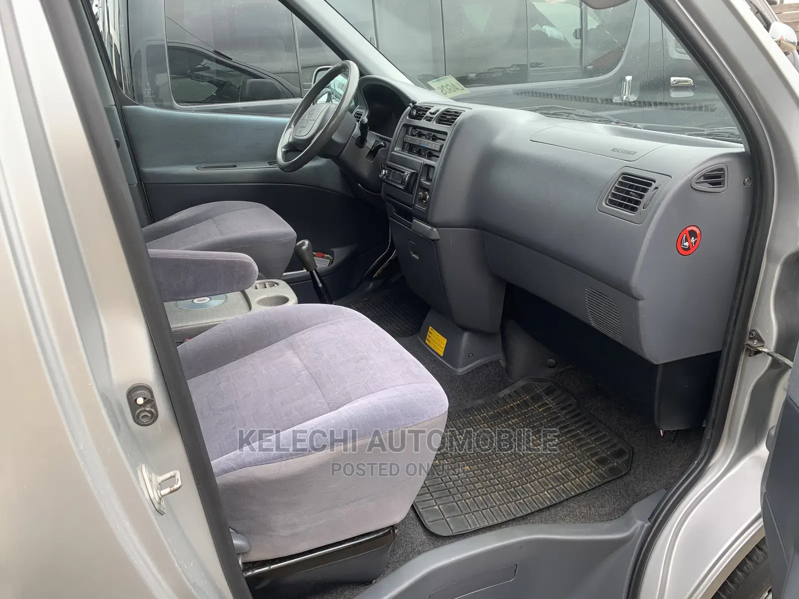 Toyota HiAce 2001 Silver