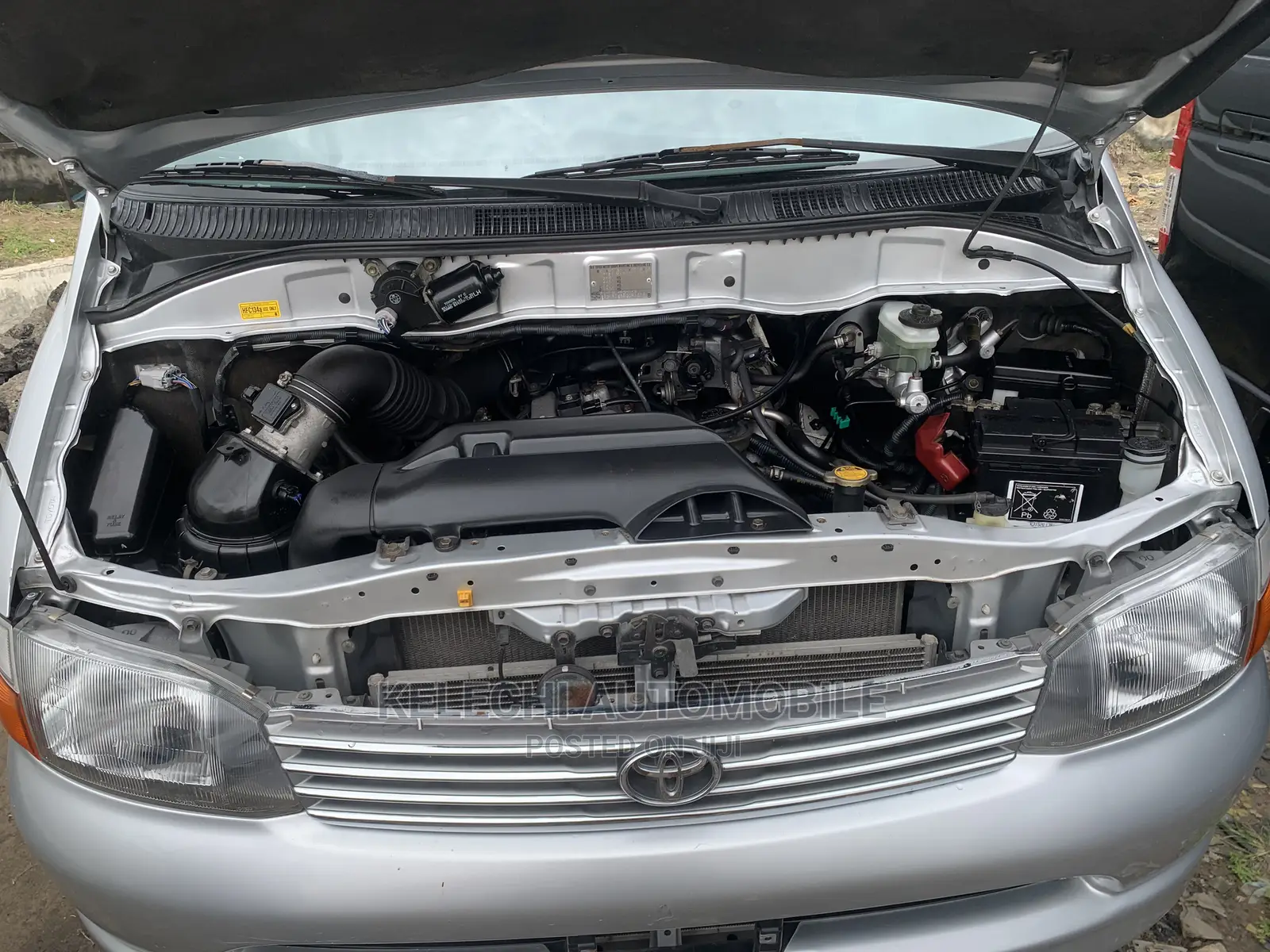 Toyota HiAce 2001 Silver