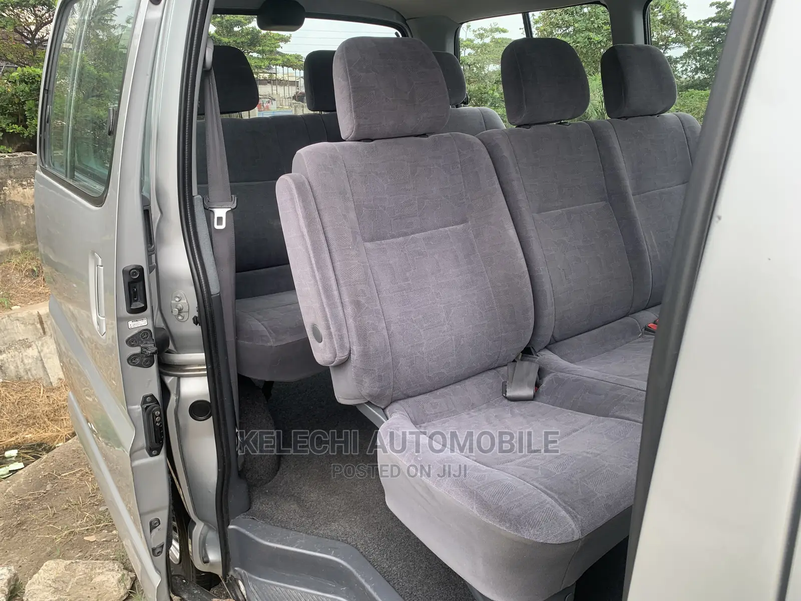 Toyota HiAce 2001 Silver
