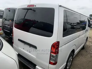 Toyota HiAce 2014 White