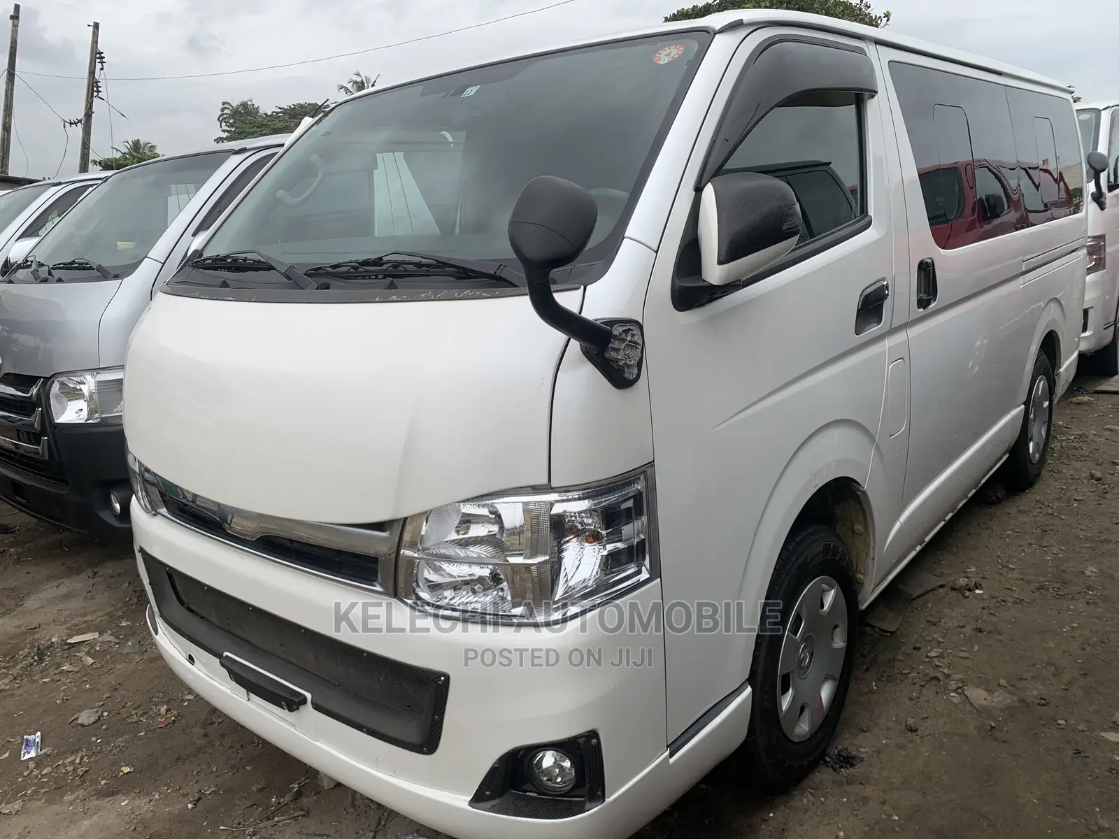 Toyota HiAce 2014 White