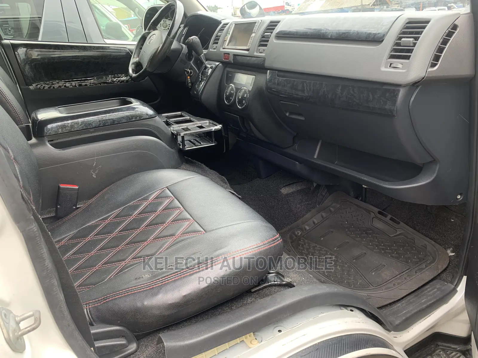 Toyota HiAce 2014 White