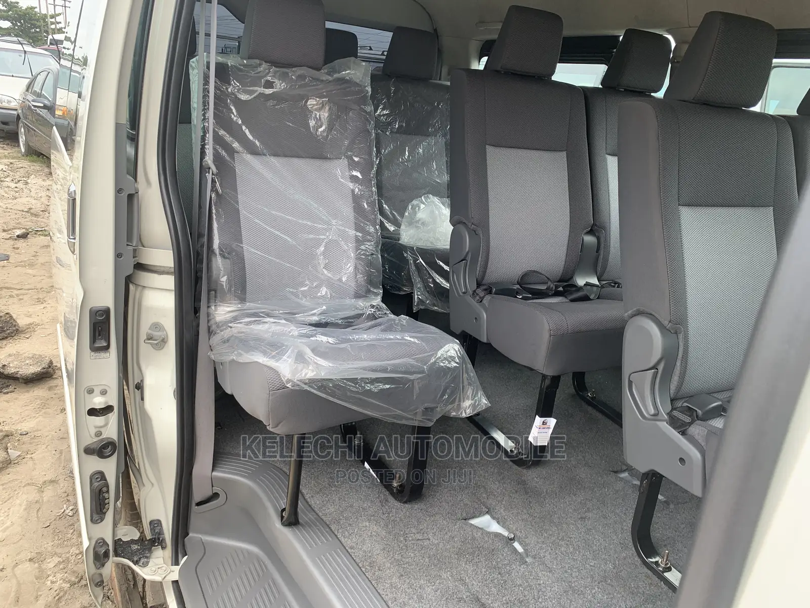 Toyota HiAce 2016 White