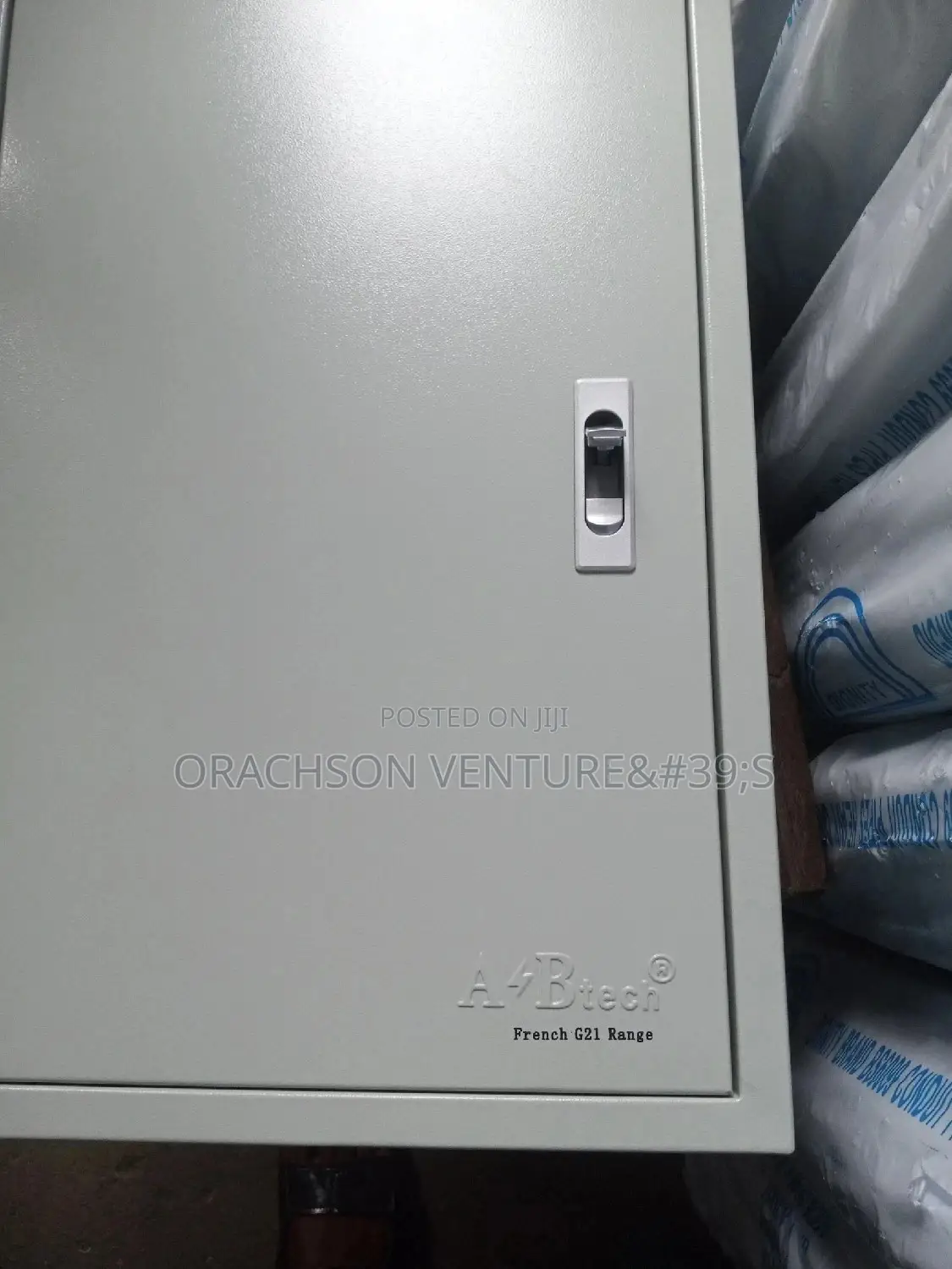 Distribution Board Center's 3phase