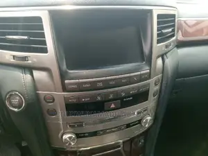 Lexus LX 570 (5 seats) AWD 2015 White
