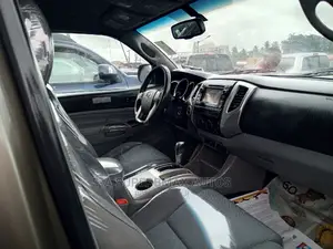 Toyota Tacoma 2013 Brown