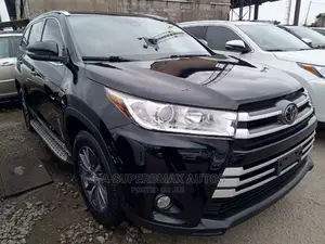 Toyota Highlander XLE 4x4 V6 (3.5L 6cyl 8A) 2018 Black