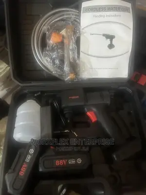 Cordless Pressure Washing Machine