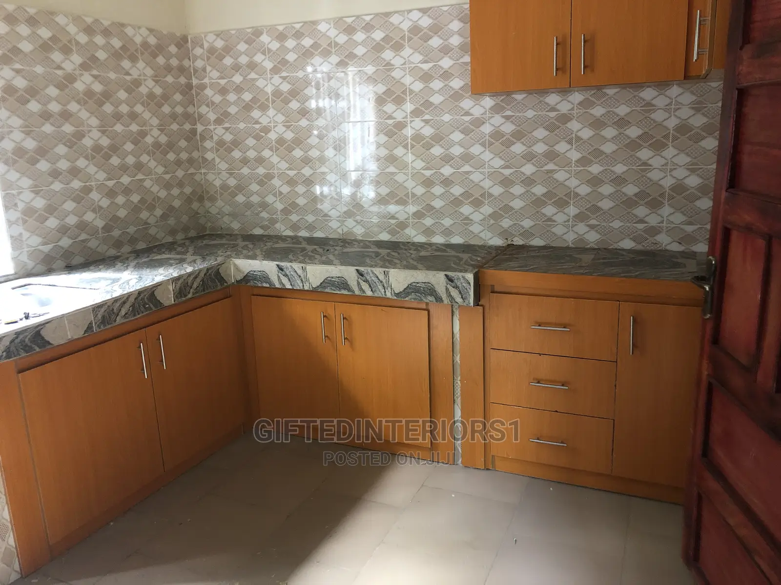 Kitchen Cabinets With Tiled Top