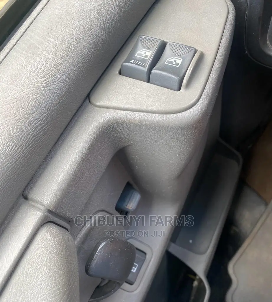 Chevrolet Chevy 2006 White