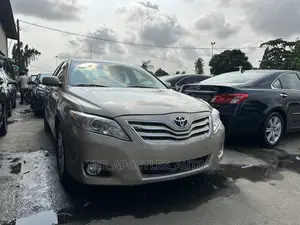 Toyota Camry 2009 Gold