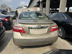 Toyota Camry 2009 Gold