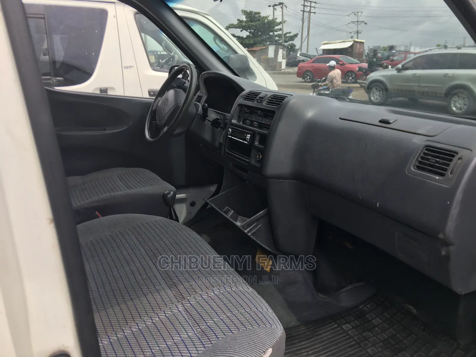 Toyota HiAce 2002 White
