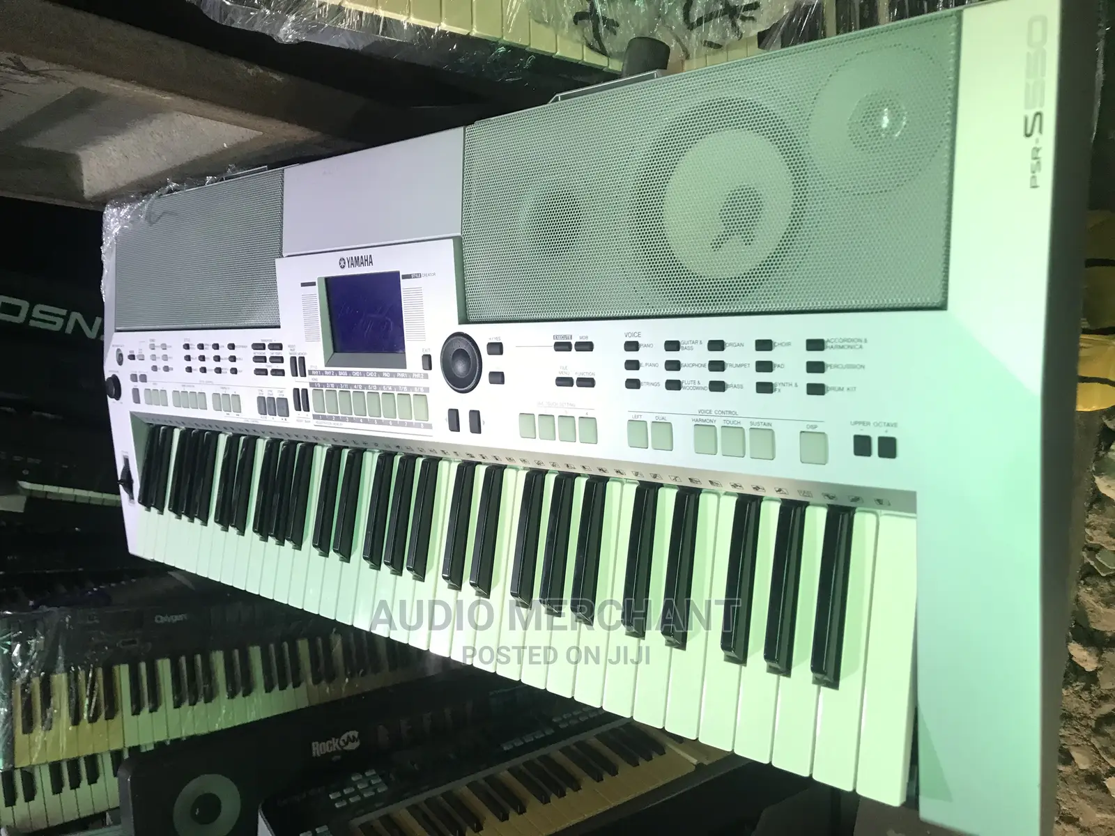 Yamaha PSR S550 Keyboard