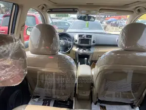 Toyota RAV4 3.5 Limited 2010 Gold