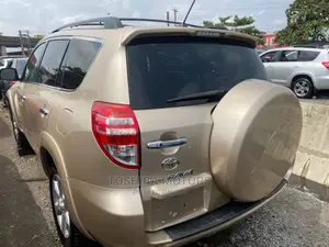 Toyota RAV4 3.5 Limited 2010 Gold