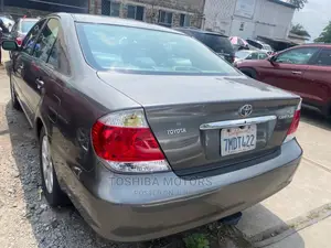 Toyota Camry 2006 Gray