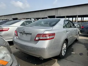 Toyota Camry 2010 Silver