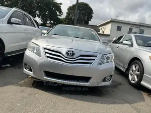 Toyota Camry 2010 Silver