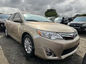 Toyota Camry 2012 Gold