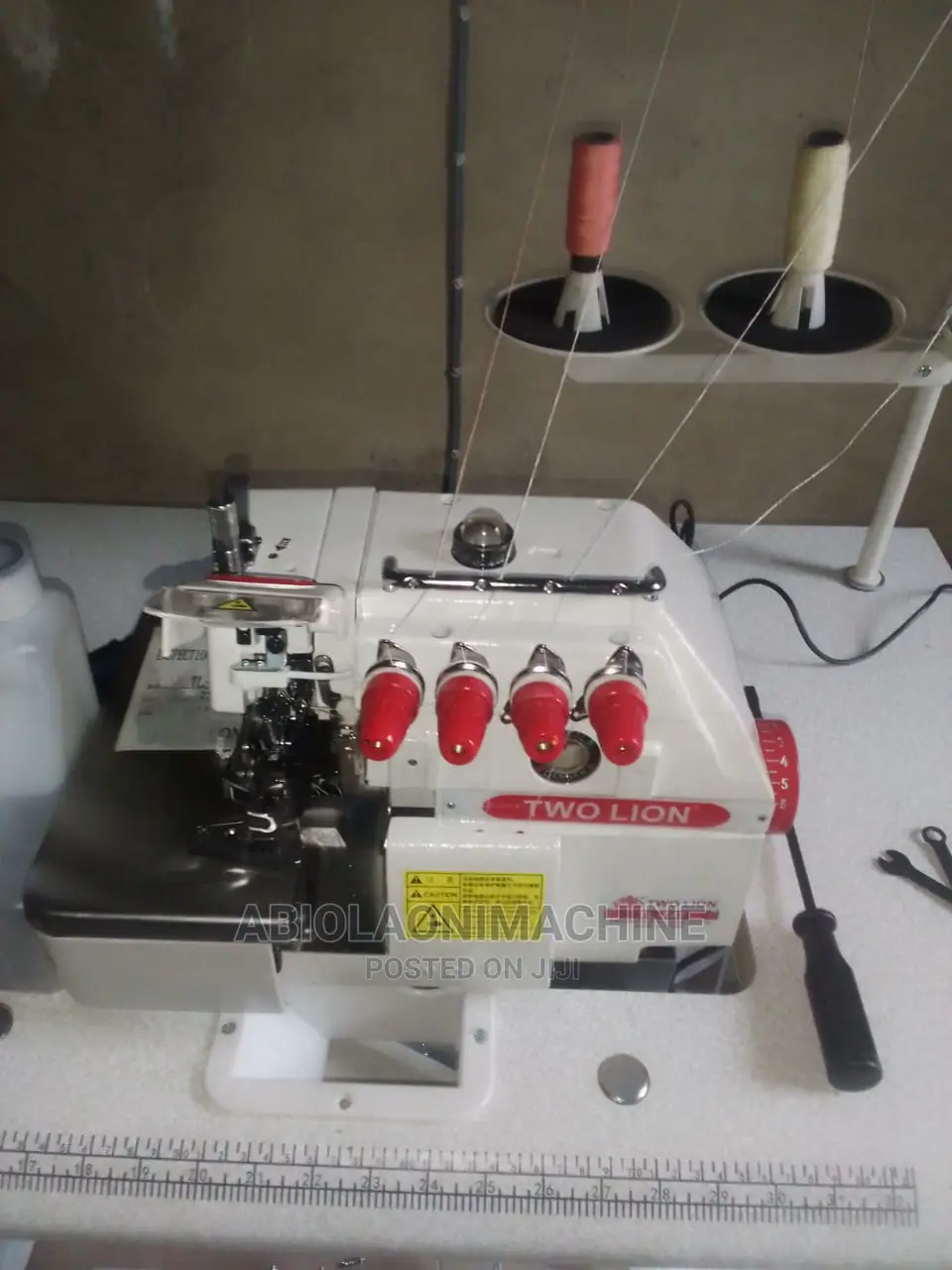 Two Lion Four Thread Industrial Weaving Machine Overlock 747 in Lagos