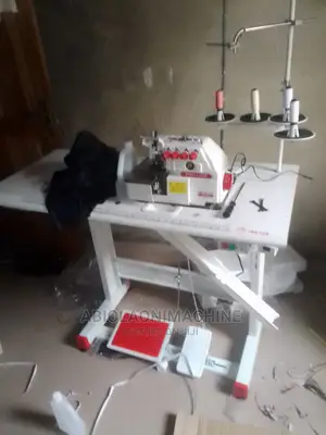 Two Lion Four Thread Industrial Weaving Machine Overlock 747