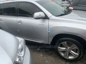 Toyota Highlander Limited 2012 Silver