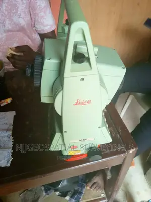 Leica Tc403 Total Station