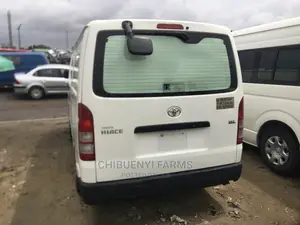 Toyota HiAce 2017 White