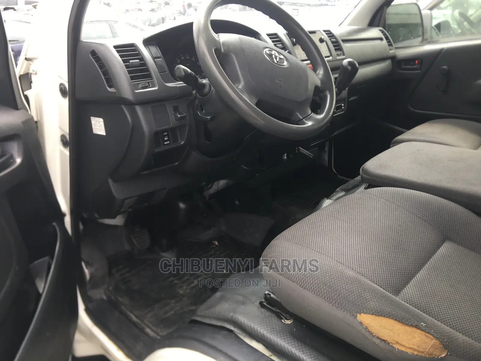 Toyota HiAce 2017 White